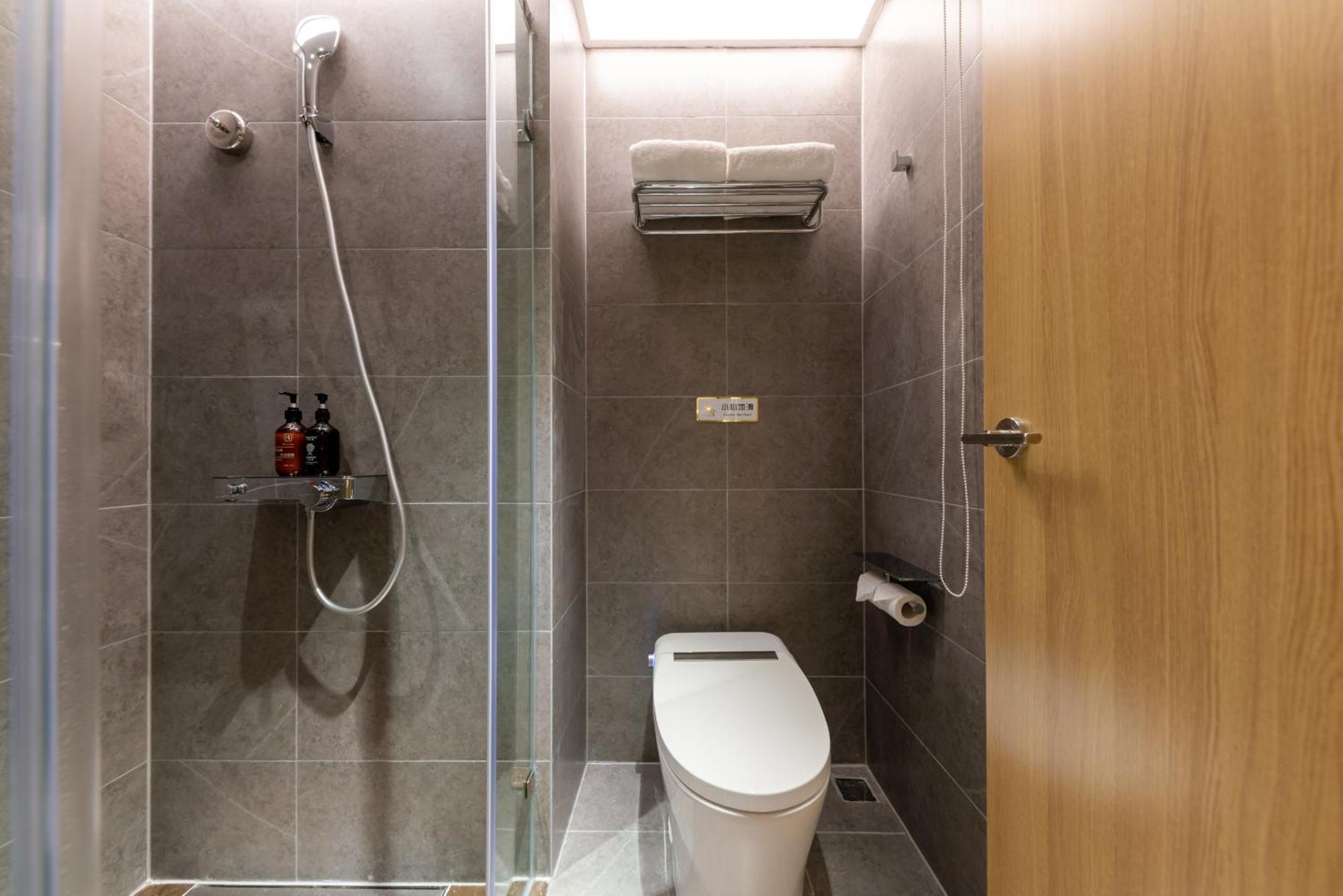 Jingfang Building Smart Hotel - Located In The Busiest Part Of The Downtown Area, Near Beijing Tiananmen Square And The Forbidden City,Wangfujing Shopping Street ,Newly Opened Hotel,Provide Free Laundry Service,Provide Tourism And Ticketing Services المظهر الخارجي الصورة
